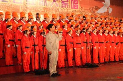 彩钢瓦下雨太吵用什么隔音好游戏画面